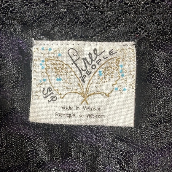 FREE PEOPLE Women’s Purple With Black Lace & Ruffle Boho Top Blouse Size Small - Picture 10 of 10